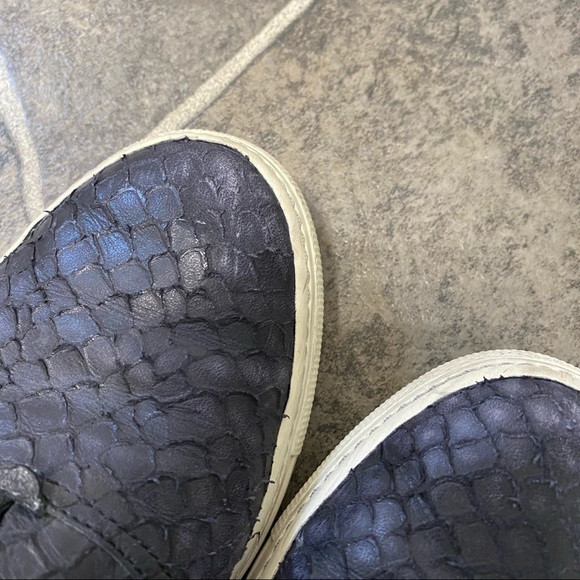 Vince “Nelson” Navy Leather Snakeskin Textured Slip On Shoes Size 8 - Picture 5 of 8